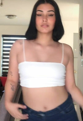 Luscious Valeria Figueroa in White Crop Top