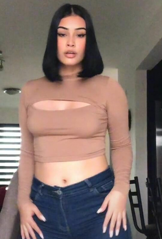 Beautiful Valeria Figueroa Shows Cleavage in Sexy Beige Crop Top