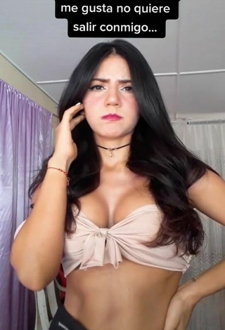 3. Dazzling Violetta Ortiz Shows Cleavage in Inviting Beige Crop Top