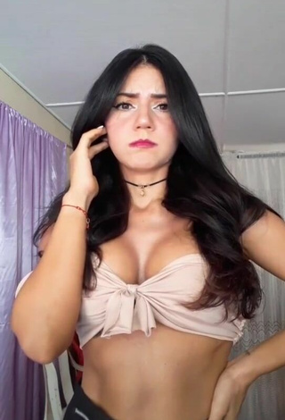 5. Dazzling Violetta Ortiz Shows Cleavage in Inviting Beige Crop Top