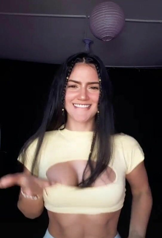 5. Beautiful Violetta Ortiz Shows Cleavage in Sexy Crop Top