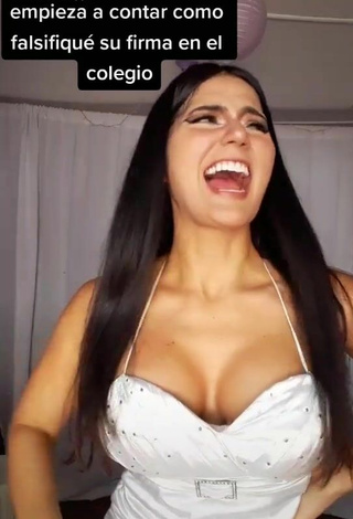 4. Violetta Ortiz Shows her Inviting Cleavage