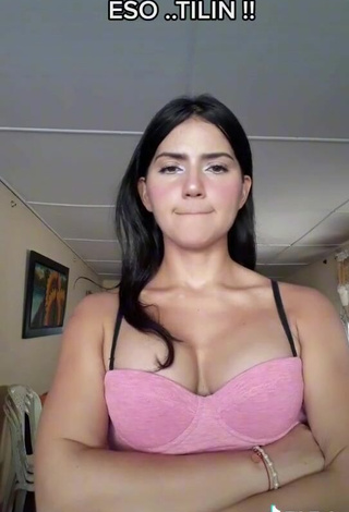 4. Hottie Violetta Ortiz Shows Cleavage and Bouncing Tits