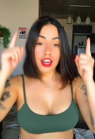 5. Sexy Vitoria Marcilio Shows Cleavage in Green Crop Top and Bouncing Boobs