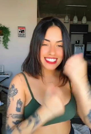 6. Sexy Vitoria Marcilio Shows Cleavage in Green Crop Top and Bouncing Boobs