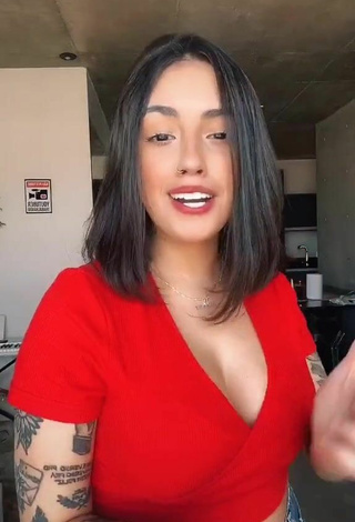 5. Sweet Vitoria Marcilio Shows Cleavage in Cute Red Crop Top