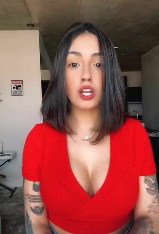 6. Sweet Vitoria Marcilio Shows Cleavage in Cute Red Crop Top