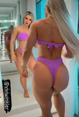 2. Amazing Vivi Winkler Shows Big Butt