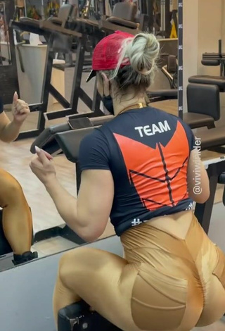 Lovely Vivi Winkler Shows Big Butt in the Sports Club