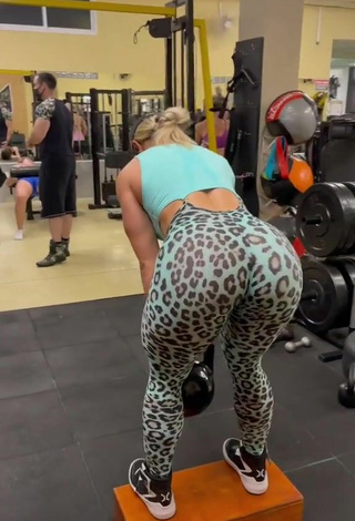 4. Sultry Vivi Winkler Shows Big Butt in the Sports Club while doing Fitness Exercises