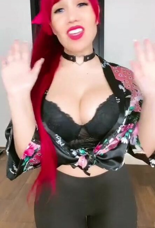 6. Fine Katherine Cal Afú Shows Cleavage and Bouncing Boobs