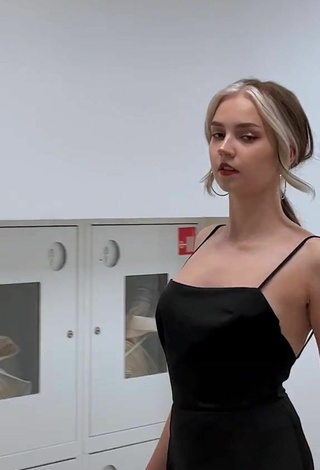 6. Sultry Yuliya YULОVA in Black Dress