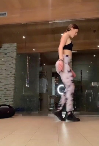 3. Cute Zava_ly in Leggings