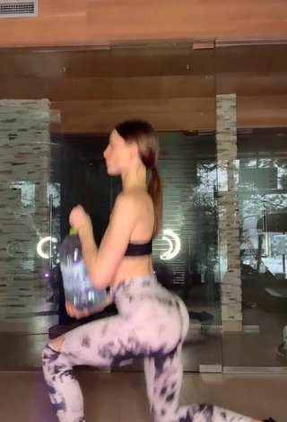 6. Sultry Zava_ly Shows Butt while doing Fitness Exercises