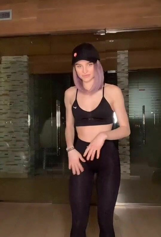 5. Sweetie Zava_ly Shows Butt while doing Fitness Exercises