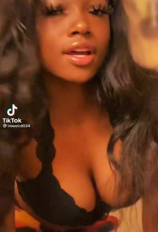 2. Sultry Khilla Mafia Shows Cleavage in Black Bra