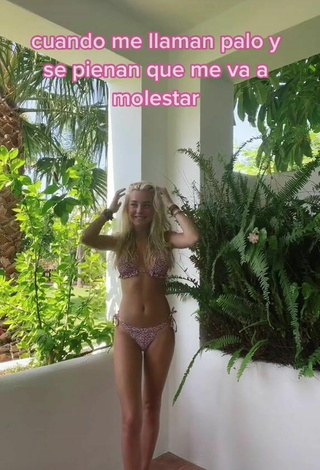 2. Sexy Aaamalia in Bikini