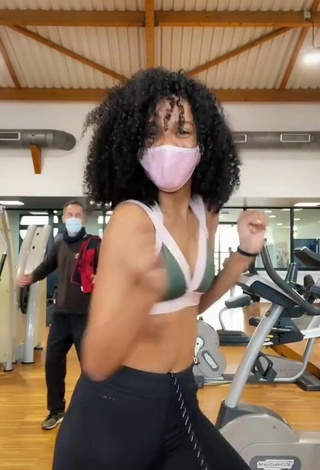 6. Luscious Aina da Silva in Sport Bra in the Sports Club