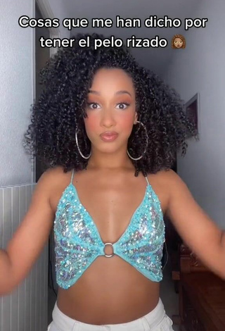 Sultry Aina da Silva Shows Cleavage in Crop Top