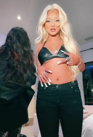 4. Erotic Alabama Barker in Black Bra (Underboob)