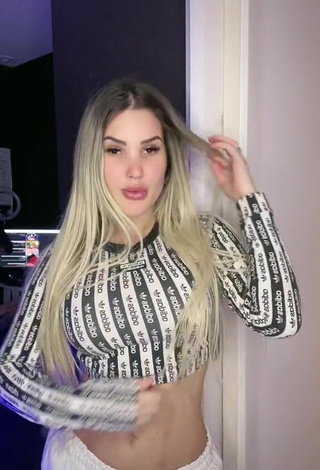 Elegant Alannis Proença Shows Cleavage in Bra