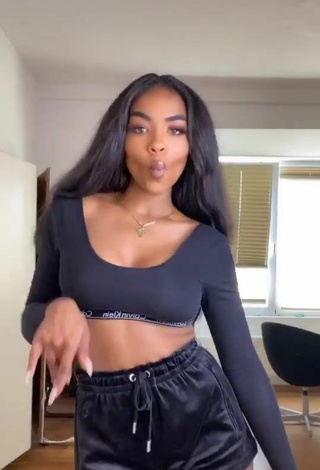 Hot Alicia Awa Shows Cleavage in Black Crop Top