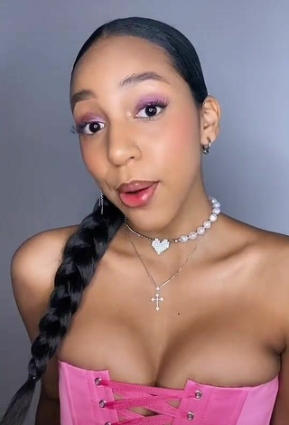 Beautiful Alisha Kone Shows Cleavage (Side Boob)