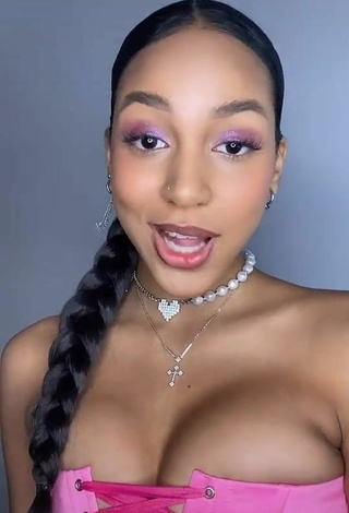 3. Sweet Alisha Kone Shows Cleavage (Side Boob)