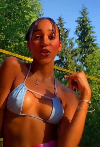 3. Sexy Alisha Kone Shows Cleavage in Blue Bikini Top (Side Boob)