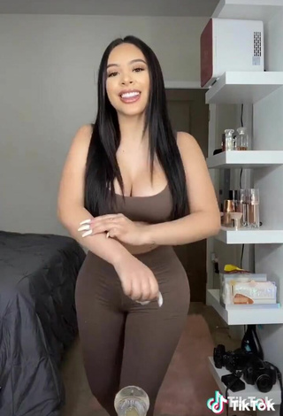 5. Sultry Alondra Ortiz in Brown Leggings