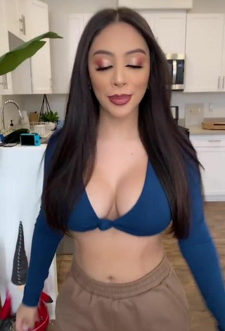 Sexy Alondra Ortiz Shows Cleavage in Crop Top