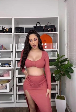 Hot Alondra Ortiz Shows Cleavage in Crop Top