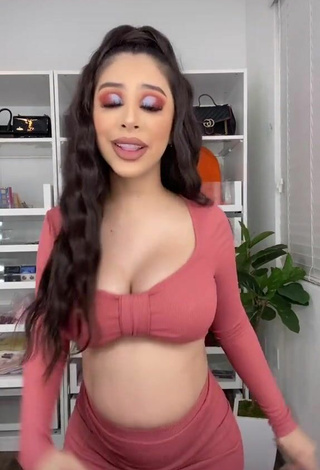 2. Hot Alondra Ortiz Shows Cleavage in Crop Top