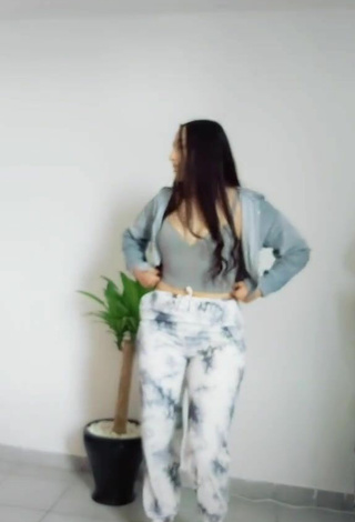 Sexy Andrea Magallanes Shows Cleavage in Grey Crop Top