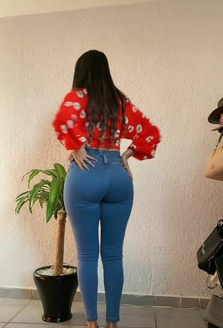 Lovely Andrea Magallanes Shows Butt