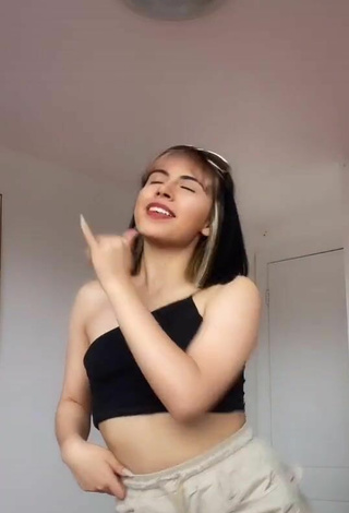 3. Luscious Arelí Loaiza in Black Crop Top