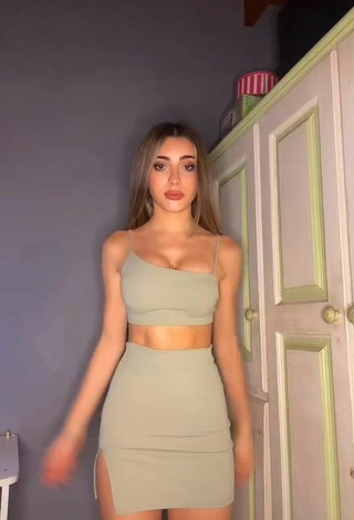 Magnificent Ariadna Leyes Shows Cleavage in Crop Top