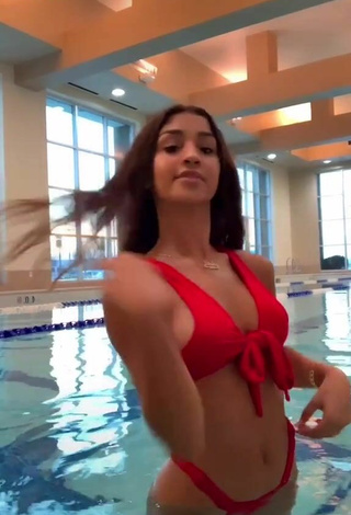 Sweet Ava Justin Shows Cleavage in Cute Red Bikini at the Swimming Pool