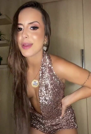 Luscious Bianca Jesuino without Bra (Side Boob)