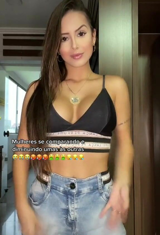 2. Beautiful Bianca Jesuino Shows Cleavage in Sexy Crop Top