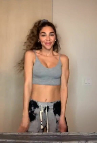 3. Hot Chantel Jeffries Shows Cleavage in Grey Crop Top