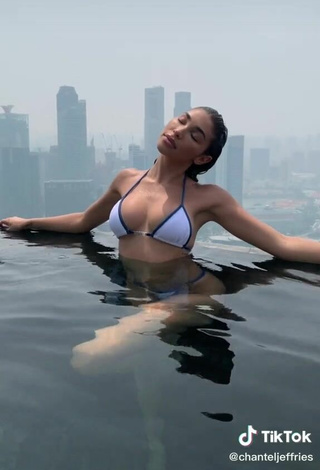 6. Luscious Chantel Jeffries Shows Cleavage in Bikini Top at the Swimming Pool (Side Boob)