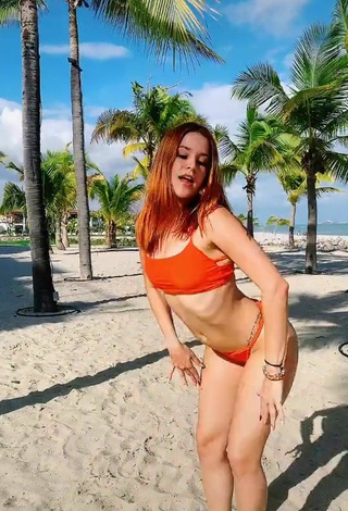 6. Sweetie Estephani Shows Butt at the Beach