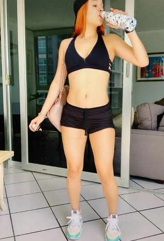 3. Hot Estephani in Shorts