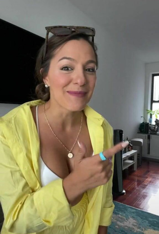 Luscious Deanna Giulietti Shows Cleavage in White Crop Top