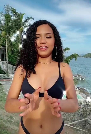 4. Sultry Radija Pereira Shows Cleavage in Black Bikini and Bouncing Boobs