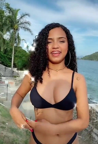 6. Sultry Radija Pereira Shows Cleavage in Black Bikini and Bouncing Boobs