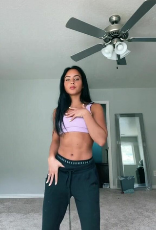 2. Sexy Gabi Butler Shows Cleavage in Violet Sport Bra