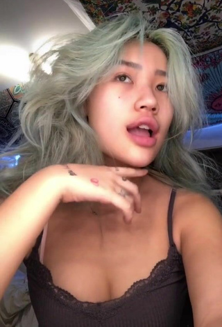 Sexy Hannah Kim Shows Cleavage