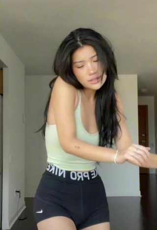 2. Sultry Hannah Kim Shows Cleavage in Crop Top